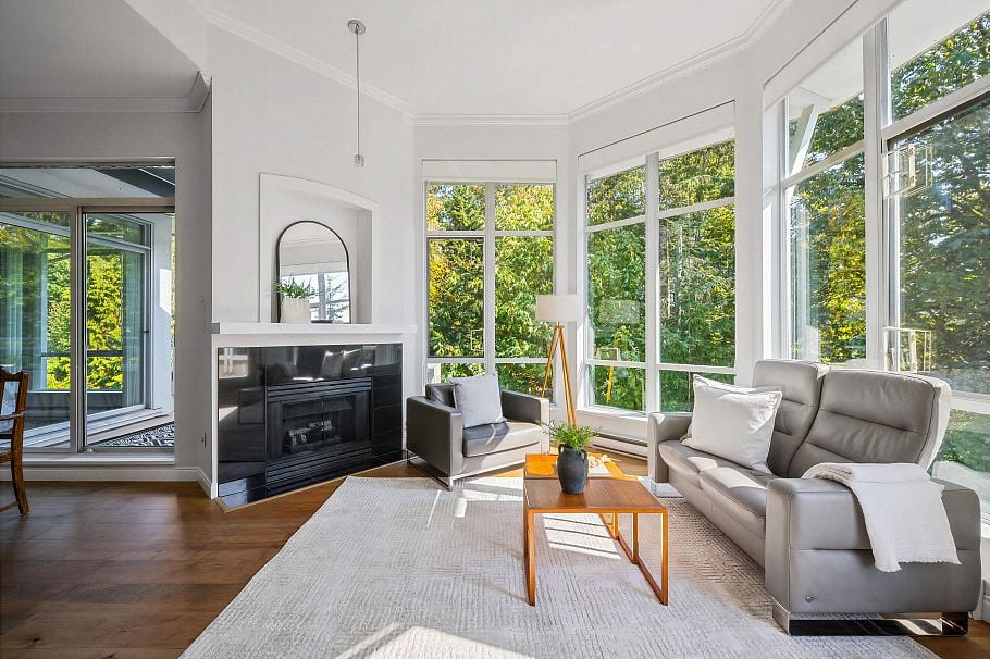 521 3629 Deercrest Drive North Vancouver, BC - 1