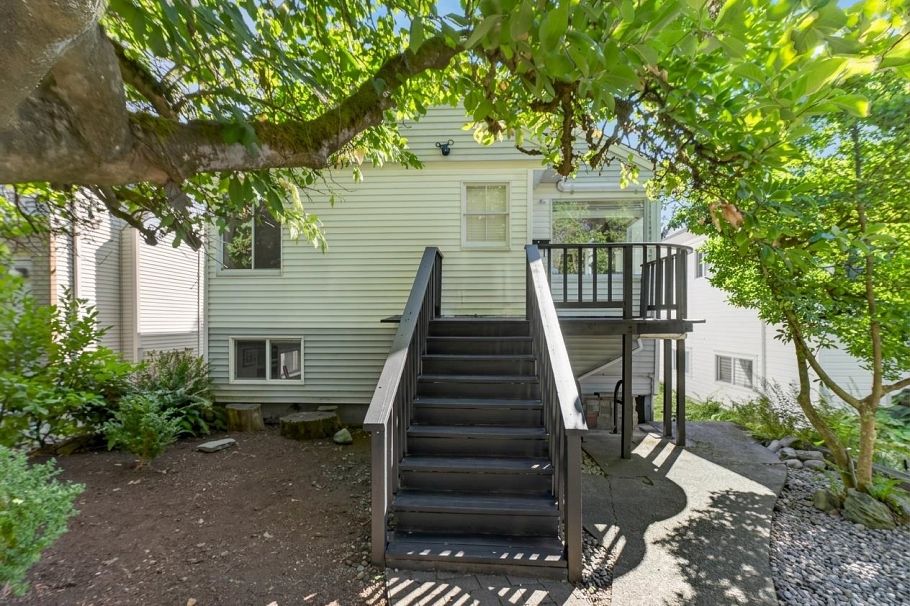 2218 E 11th Avenue Vancouver, BC - 3