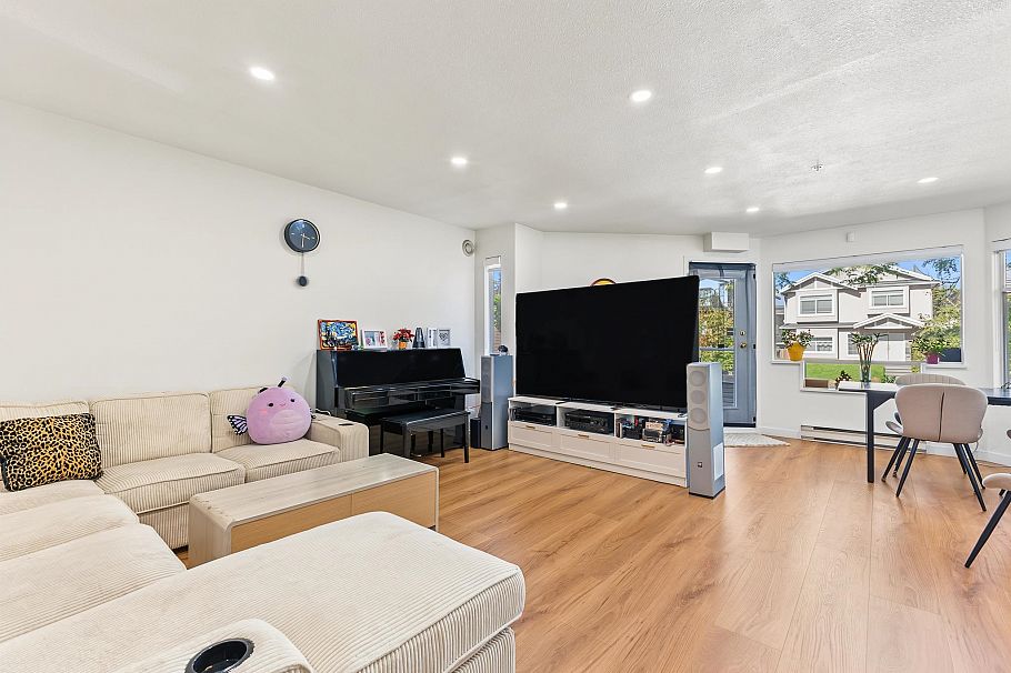 302 3638 Rae Avenue Vancouver, BC - 23