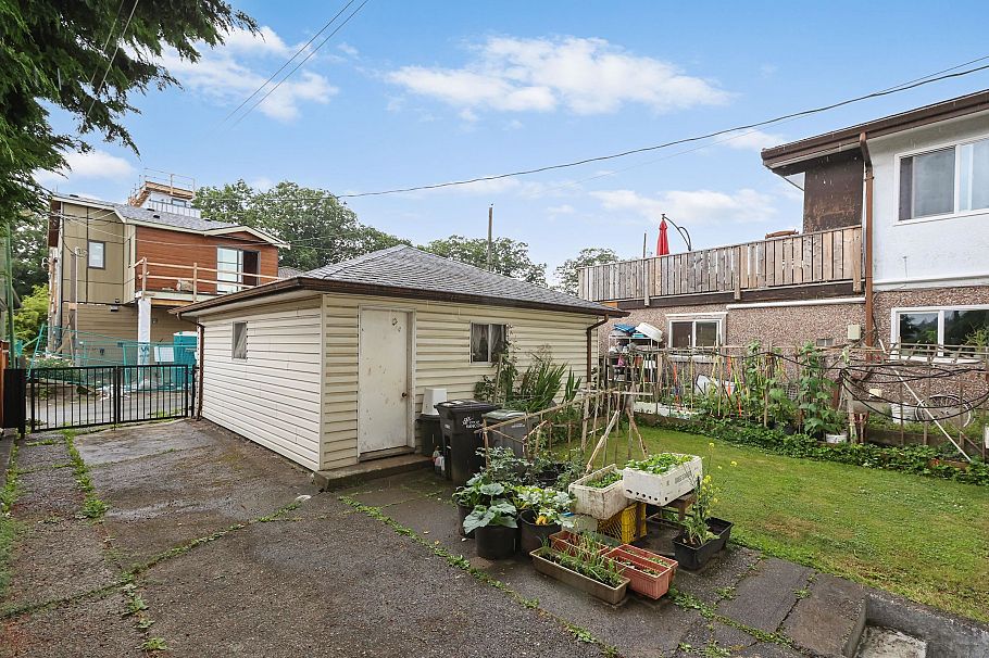 2894 Mcgill Street Vancouver, BC - 28