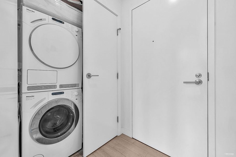 303 1480 Howe Street Vancouver, BC - 16