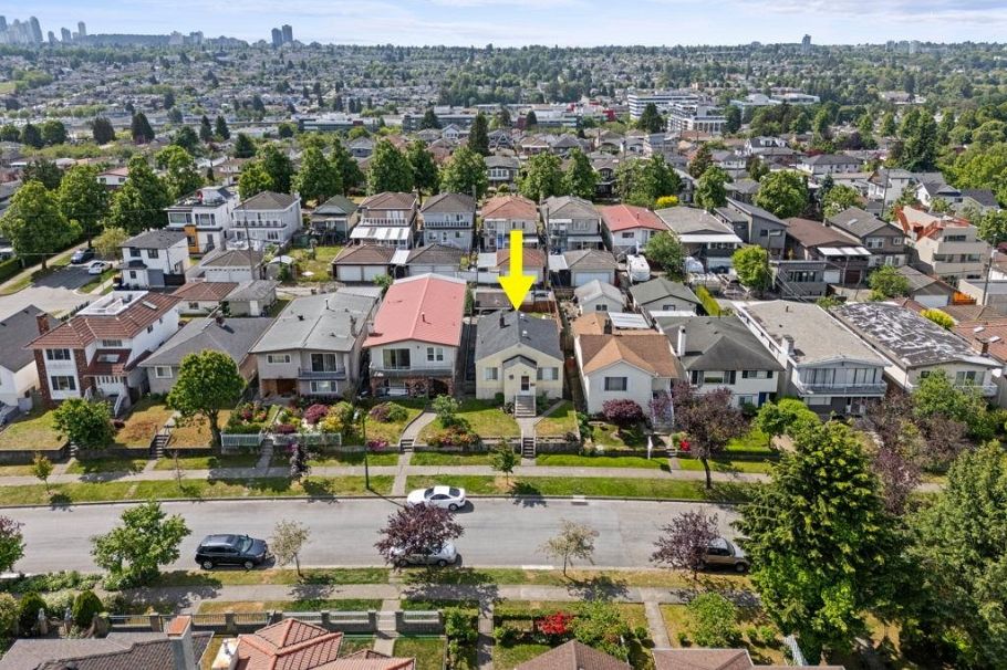 2964 E 4th Avenue Vancouver, BC - 16