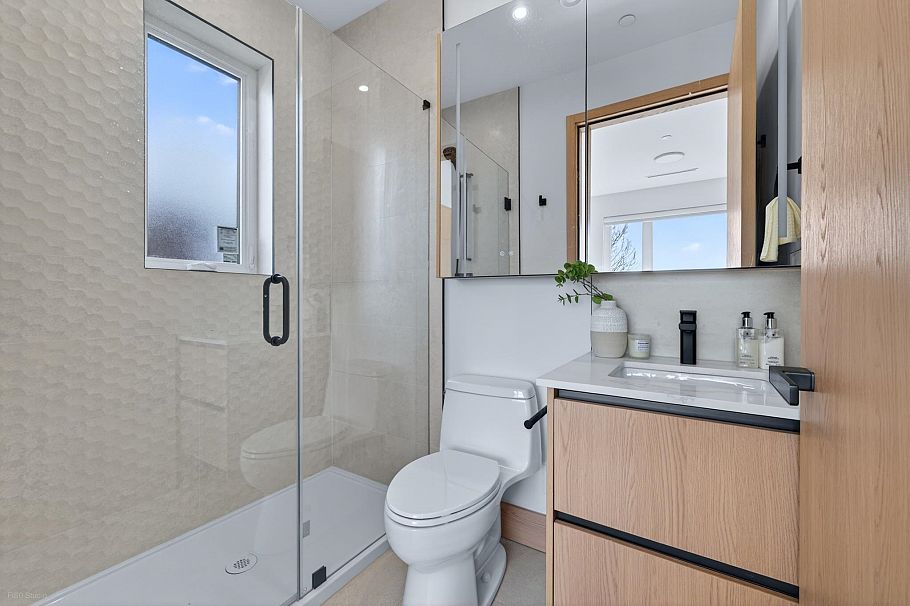 2 1495 E 58th Avenue Vancouver, BC - 14
