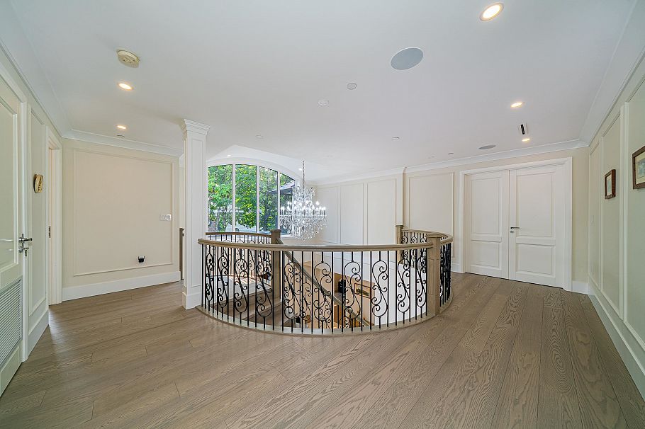 1048 Handsworth Road North Vancouver, BC - 31
