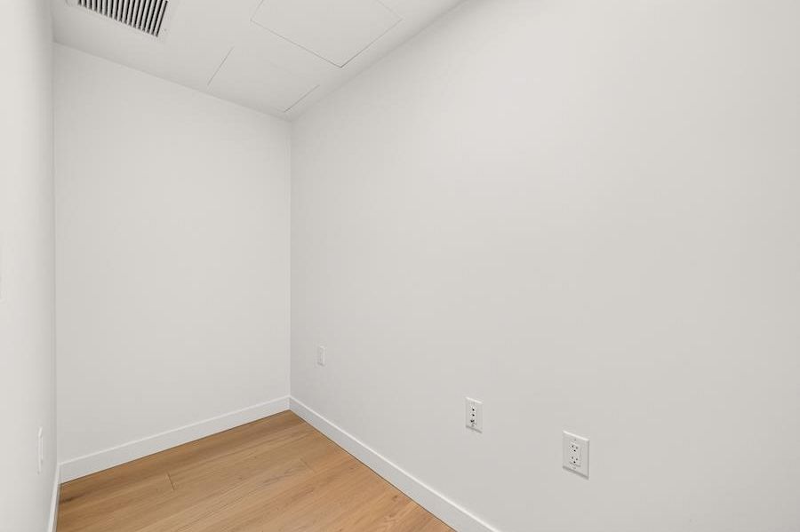 1528 W 6th Avenue Vancouver, BC - 34