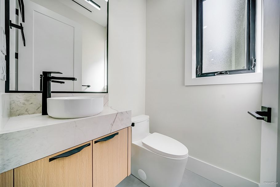 1 2636 Mcgill Street Vancouver, BC - 15
