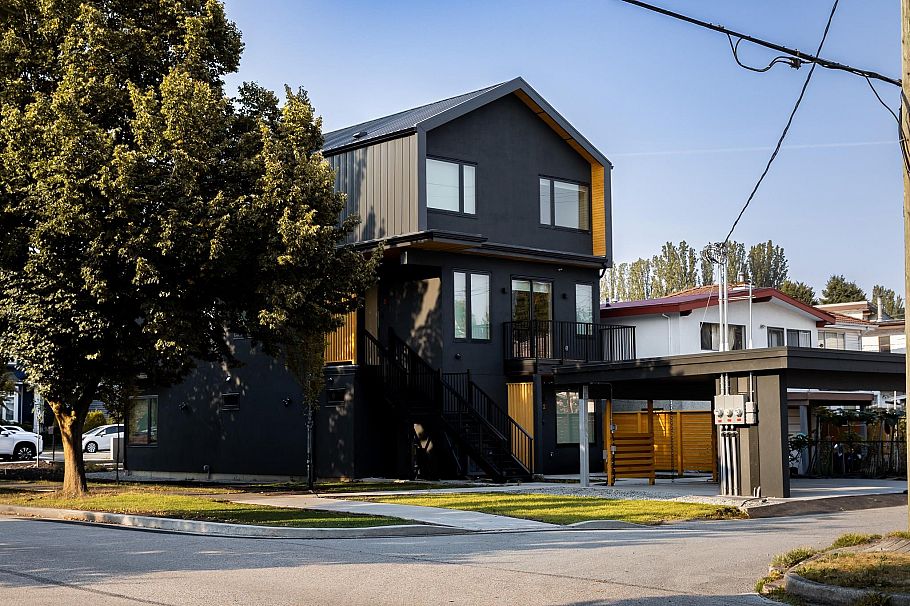 2 2995 Adanac Street Vancouver, BC - 20