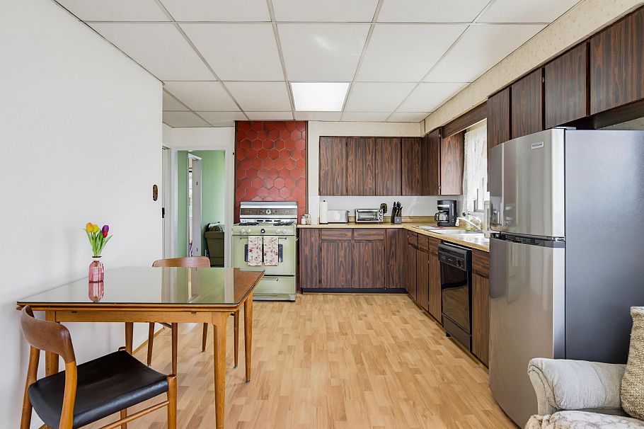 3587 Triumph Street Vancouver, BC - 15