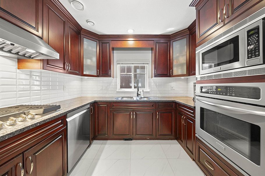 1252 E 11th Avenue Vancouver, BC - 11