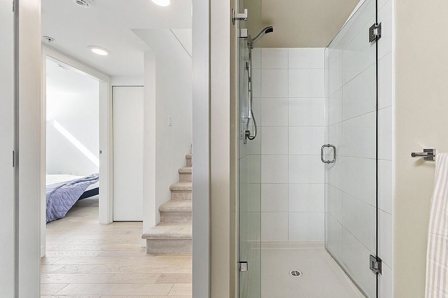 357 E 16th Avenue Vancouver, BC - 22
