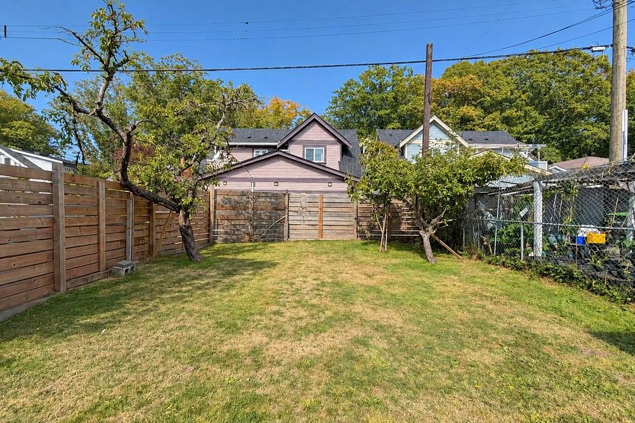 1025 E 22nd Avenue Vancouver, BC - 6