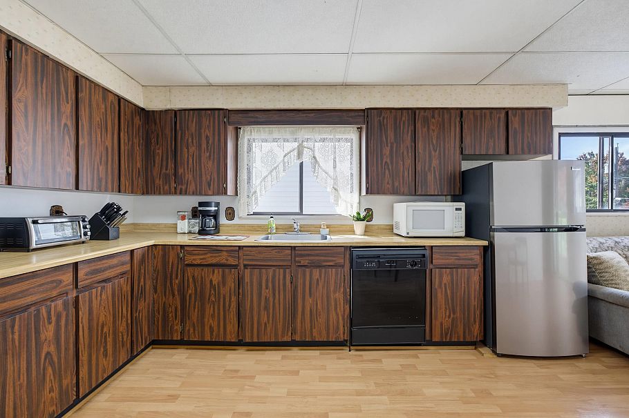 3587 Triumph Street Vancouver, BC - 13