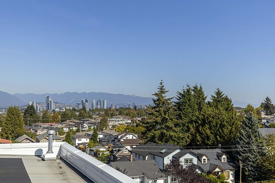 304 4590 Earles Street Vancouver, BC - 37