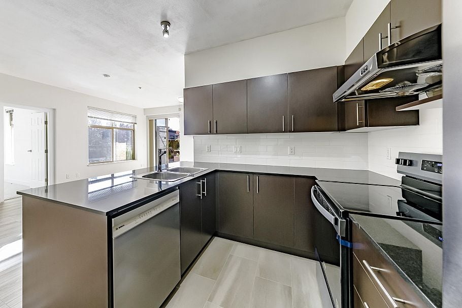 107 1633 Mackay Avenue North Vancouver, BC - 4