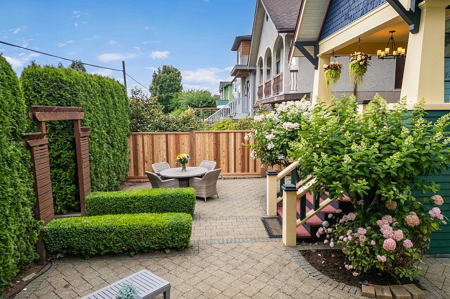 3183 Adanac Street Vancouver, BC - 2
