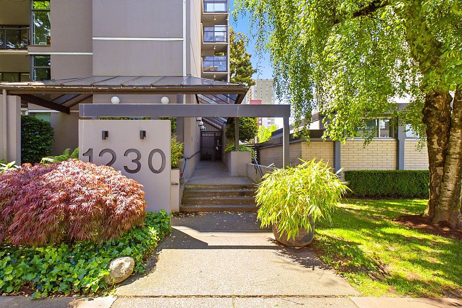 105 1230 Comox Street Vancouver, BC - 27