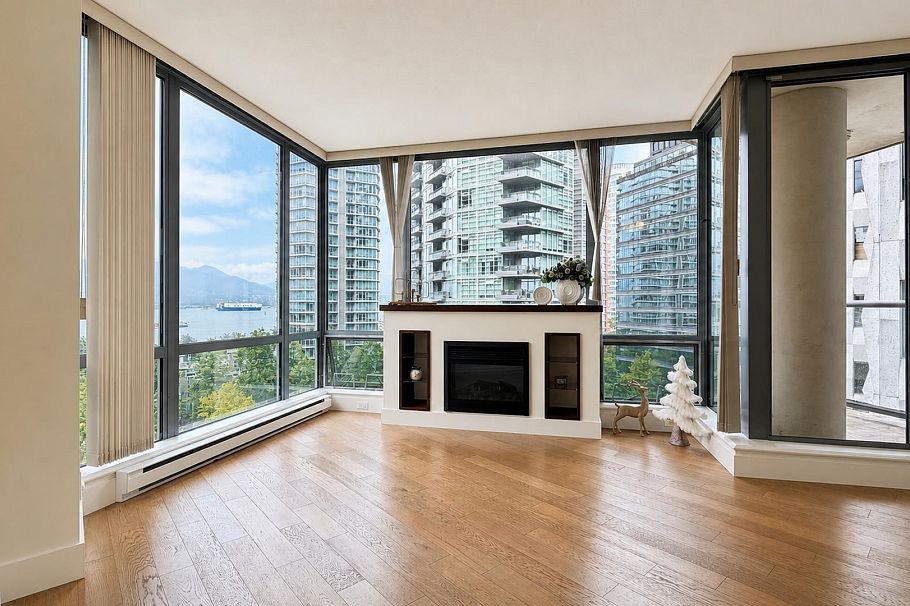 701 1228 W Hastings Street Vancouver, BC - 2