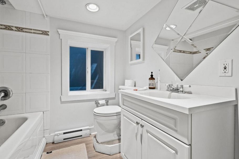 184 E 22nd Avenue Vancouver, BC - 29