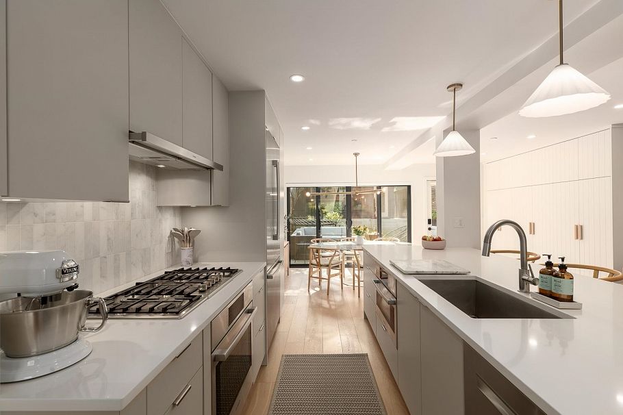 520 E 30th Avenue Vancouver, BC - 10