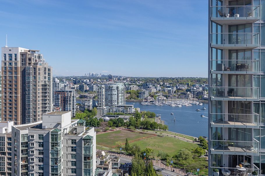 2410 501 Pacific Street Vancouver, BC - 2