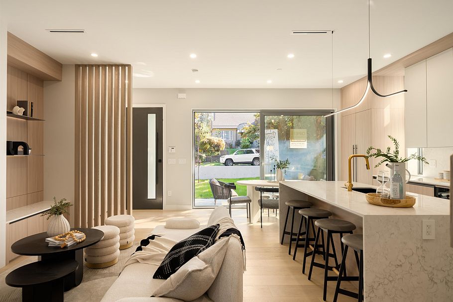 1 2941 W 29th Avenue Vancouver, BC - 2