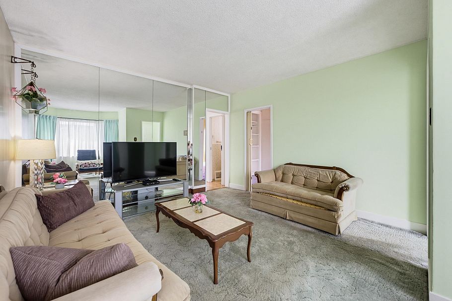 3587 Triumph Street Vancouver, BC - 10