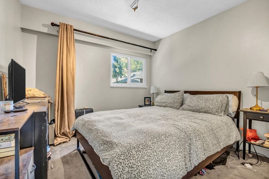 2575 W 3rd Avenue Vancouver, BC - 20