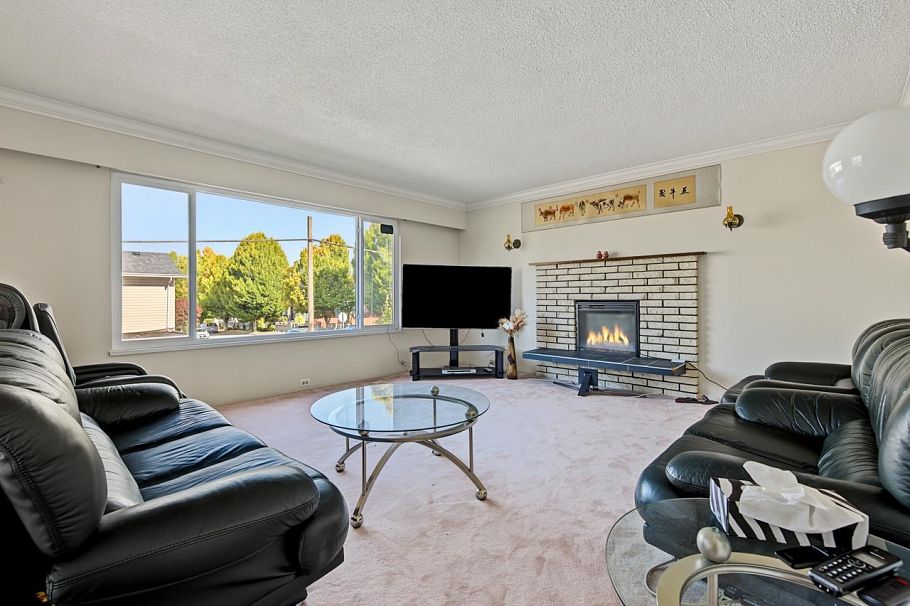 1090 E 35th Avenue Vancouver, BC - 7