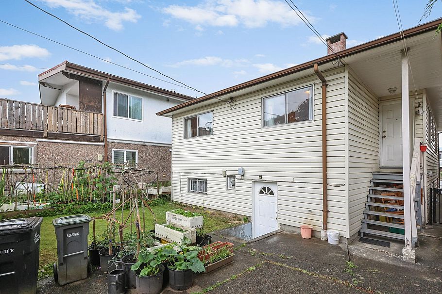 2894 Mcgill Street Vancouver, BC - 31