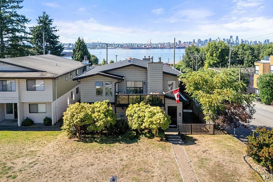 140-142 St. Patricks Avenue North Vancouver, BC - 1