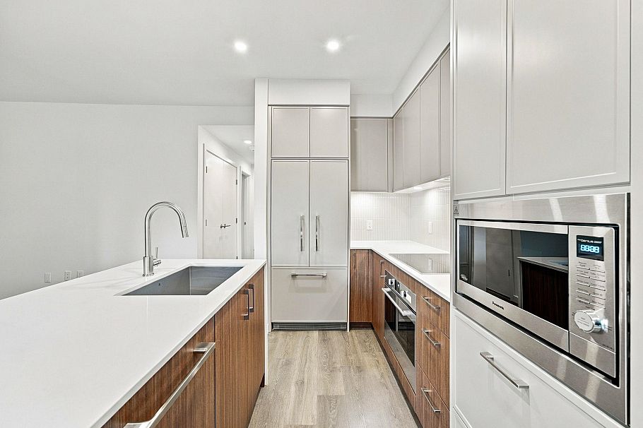 102 956 Lytton Street North Vancouver, BC - 12