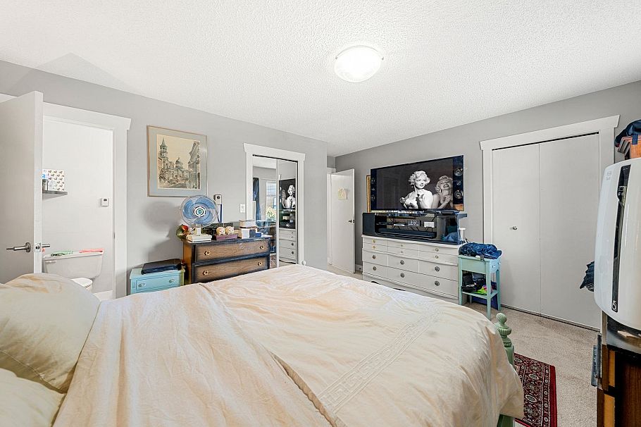 140-142 St. Patricks Avenue North Vancouver, BC - 24