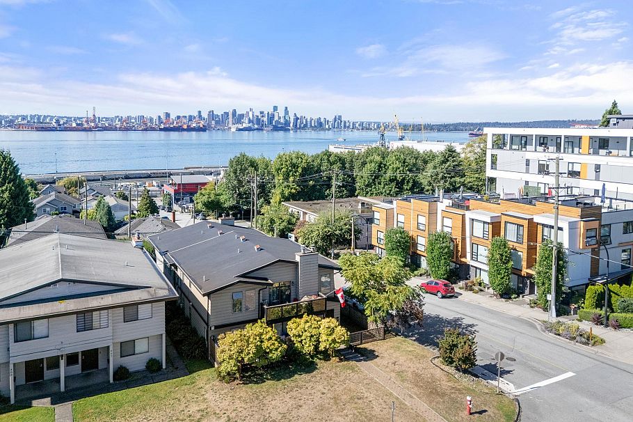 140-142 St. Patricks Avenue North Vancouver, BC - 29