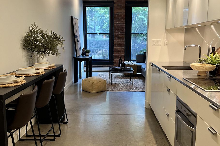 306 53 W Hastings Street Vancouver, BC - 1