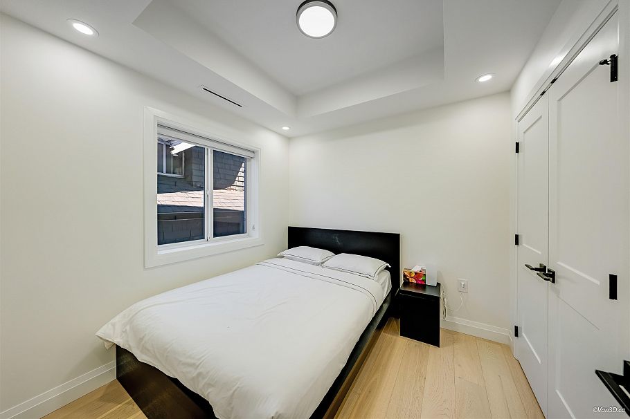 2 683 W 19th Avenue Vancouver, BC - 23