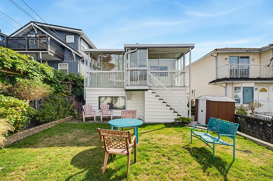 3587 Triumph Street Vancouver, BC - 6