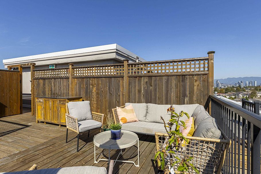 304 4590 Earles Street Vancouver, BC - 36