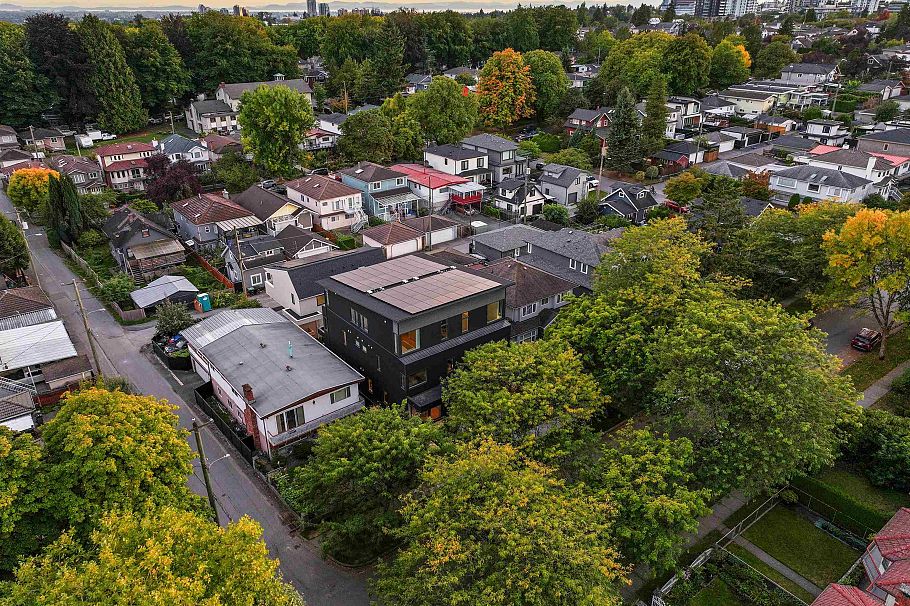 3 164 E 38th Avenue Vancouver, BC - 36
