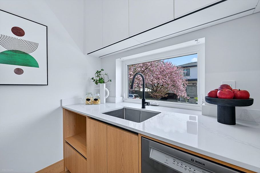 2 1495 E 58th Avenue Vancouver, BC - 9