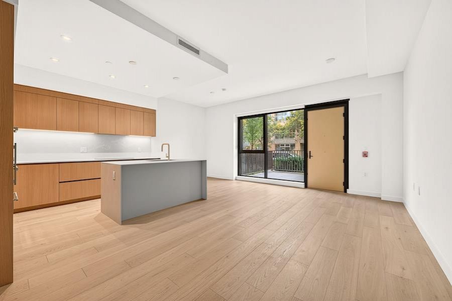 1528 W 6th Avenue Vancouver, BC - 7