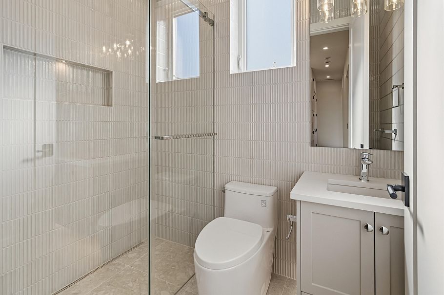 3290 E 48th Avenue Vancouver, BC - 24