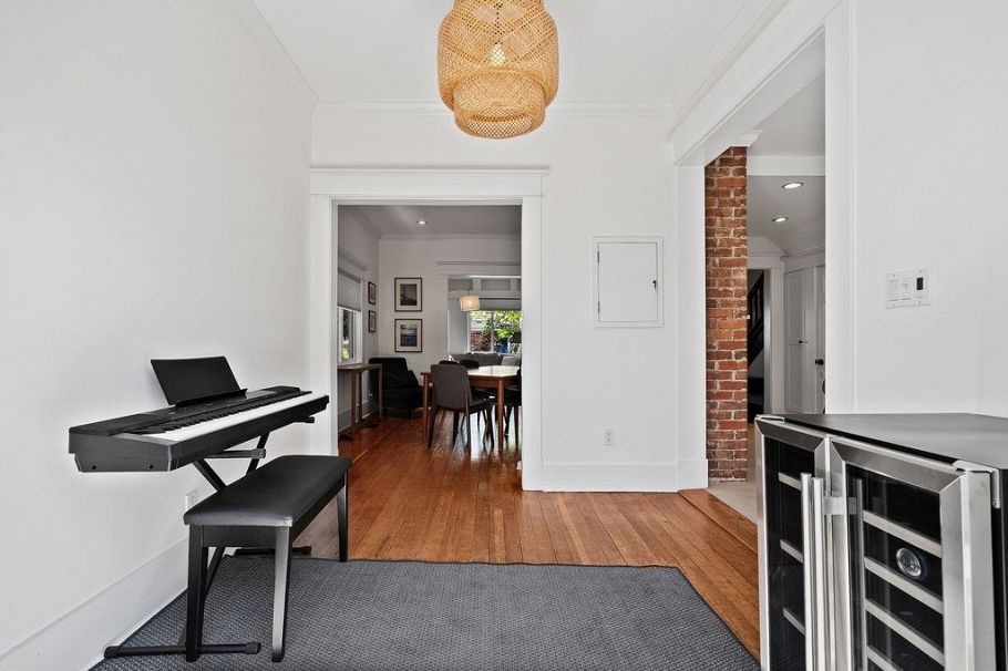 184 E 22nd Avenue Vancouver, BC - 11