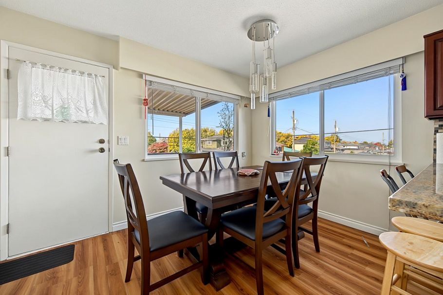 1090 E 35th Avenue Vancouver, BC - 5