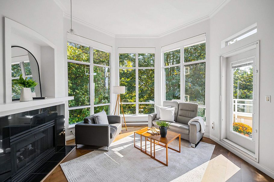 521 3629 Deercrest Drive North Vancouver, BC - 21