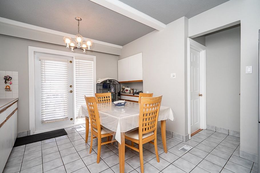 2964 E 4th Avenue Vancouver, BC - 8