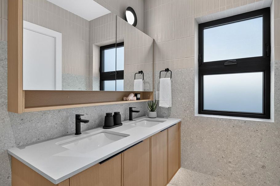 2 58 E 40th Avenue Vancouver, BC - 25