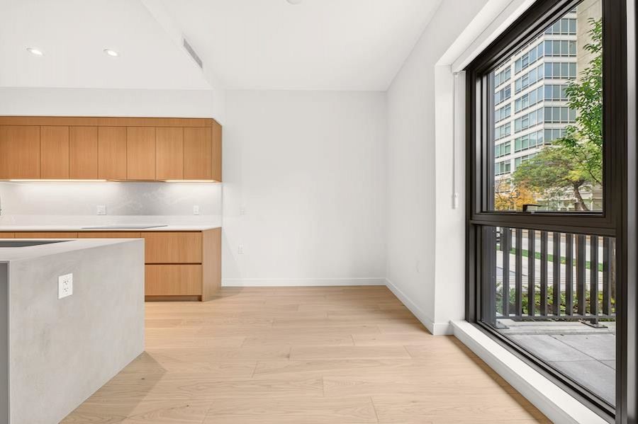1528 W 6th Avenue Vancouver, BC - 15