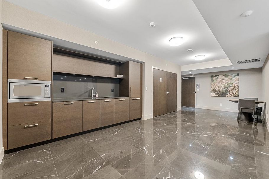 310 1571 W 57th Avenue Vancouver, BC - 9