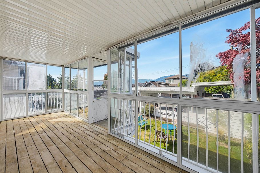 3587 Triumph Street Vancouver, BC - 39