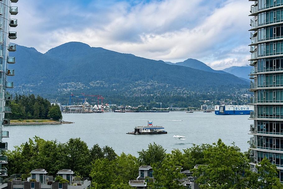 701 1228 W Hastings Street Vancouver, BC - 1